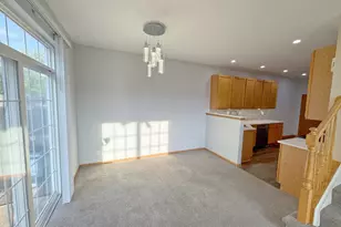 2534 Hillsboro Blvd, Aurora, IL 60503 - Photo 9