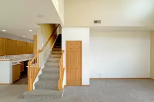2534 Hillsboro Blvd, Aurora, IL 60503 - Photo 5