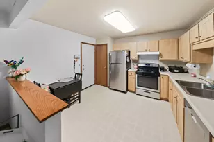 405 Gentleman St, Ottawa, IL 61350 - Photo 9