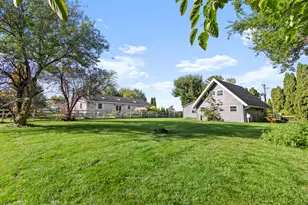 4686 E 2351st Rd, Lake Holiday, IL 60552 - Photo 21