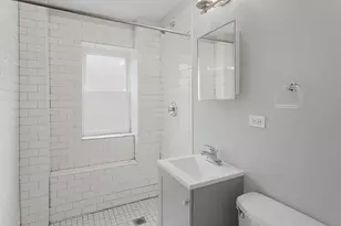 7450 N Greenview Ave, Chicago, IL 60626 - Photo 7