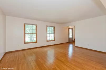 8885 Dryden Street, Woodridge, IL 60517 - Photo 3