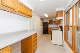 8885 Dryden St, Woodridge, IL 60517 - Photo 29