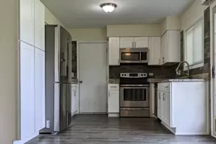 508 Bristol Ln, Schaumburg, IL 60194 - Photo 3