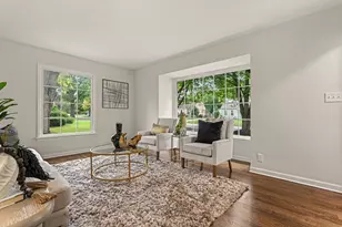 35 S Westlawn Ave, Aurora, IL 60506 - Photo 5