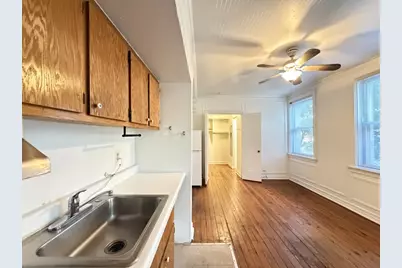 4060 N Kenmore Avenue #302, Chicago, IL 60613 - Photo 7