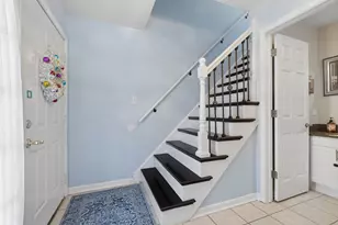 9239 Woodbury Ct, Orland Park, IL 60462 - Photo 7