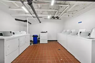 7450 N Greenview Ave, Chicago, IL 60626 - Photo 9