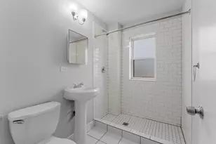 7450 N Greenview Ave, Chicago, IL 60626 - Photo 9