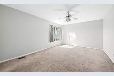 1084 Viewpoint Drive, Lake in the Hills, IL 60156 - Photo 17