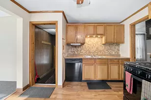 396 S Grand Ave, Bradley, IL 60915 - Photo 11