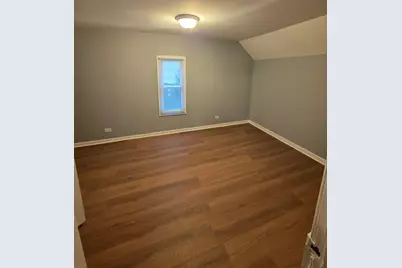 8013 S Marquette Avenue, Chicago, IL 60617 - Photo 7