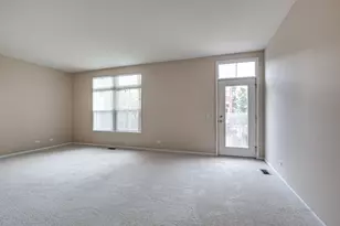 726 Summit Ln, Vernon Hills, IL 60061 - Photo 7