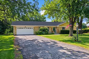 6231 Linden Ln, La Grange Highlands, IL 60525 - Photo 1