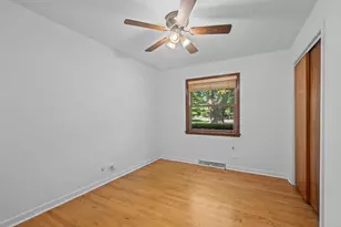 6231 Linden Ln, La Grange Highlands, IL 60525 - Photo 17