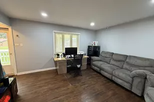 221 E Dickens Ave, Northlake, IL 60164 - Photo 7