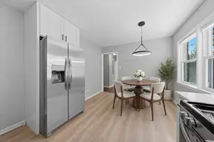 654 W 111th St, Chicago, IL 60628 - Photo 11