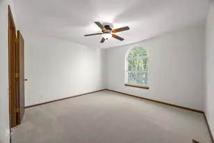 293 Shadybrook Ln, Aurora, IL 60504 - Photo 5