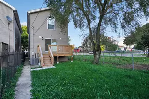 204 N Keystone Ave, Chicago, IL 60624 - Photo 15