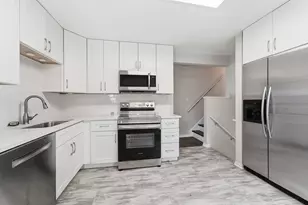 221 W Sheridan Pl, Lake Bluff, IL 60044 - Photo 11