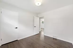 221 W Sheridan Pl, Lake Bluff, IL 60044 - Photo 15
