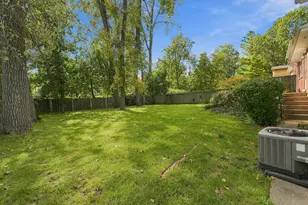 221 W Sheridan Pl, Lake Bluff, IL 60044 - Photo 37