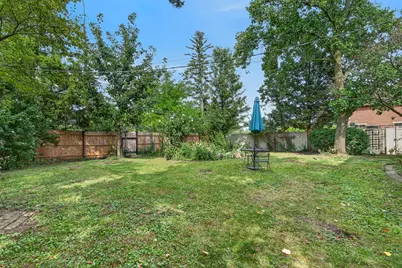 7106 Beckwith Road, Morton Grove, IL 60053 - Photo 19