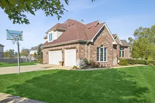 8675 Hotchkiss Dr, Frankfort, IL 60423 - Photo 3