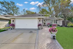 4605 W Spencer Ln, Alsip, IL 60803 - Photo 1