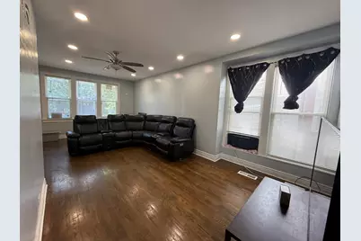 7931 S Muskegon Avenue, Chicago, IL 60617 - Photo 3