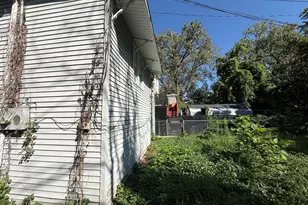 7931 S Muskegon Ave, Chicago, IL 60617 - Photo 9