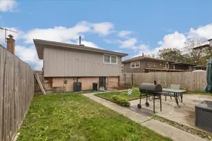 14110 S Bensley Ave, Burnham, IL 60633 - Photo 19