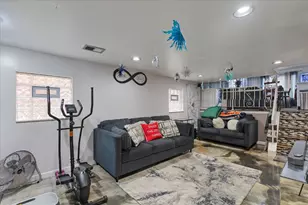 14110 S Bensley Ave, Burnham, IL 60633 - Photo 15
