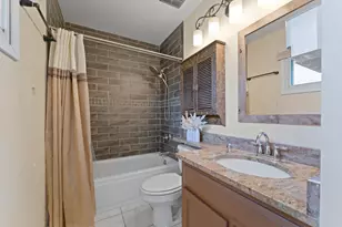 309 Plymouth Ln NW, Bloomingdale, IL 60108 - Photo 9