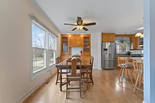 309 Plymouth Ln NW, Bloomingdale, IL 60108 - Photo 5