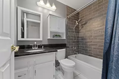 309 Plymouth Lane NW, Bloomingdale, IL 60108 - Photo 7