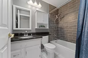 309 Plymouth Ln NW, Bloomingdale, IL 60108 - Photo 7