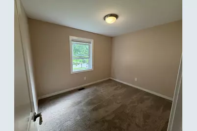 219 Newport Trail, McHenry, IL 60050 - Photo 7