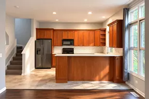 155 Festival Ct, Elgin, IL 60120 - Photo 7