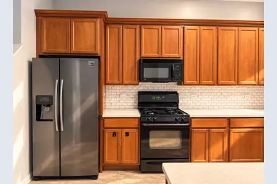155 Festival Court, Elgin, IL 60120 - Photo 5