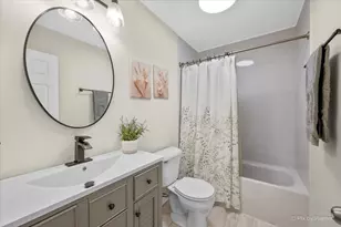 1954 Cobblestone Dr, Carpentersville, IL 60110 - Photo 15