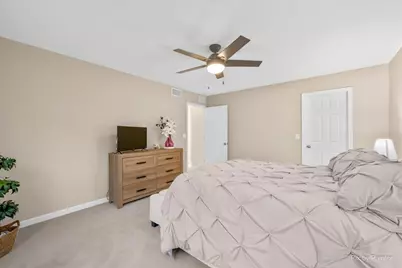 1954 Cobblestone Drive, Carpentersville, IL 60110 - Photo 11