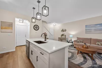 1954 Cobblestone Drive, Carpentersville, IL 60110 - Photo 5