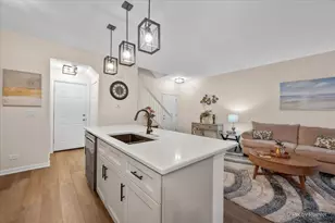 1954 Cobblestone Dr, Carpentersville, IL 60110 - Photo 5