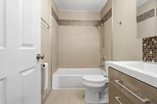5201 Carriage Way Dr, Rolling Meadows, IL 60008 - Photo 13
