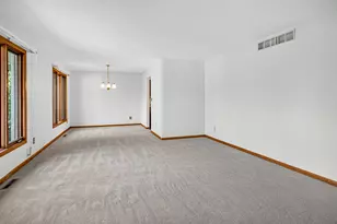 5437 Friendswood Ct, Rockford, IL 61114 - Photo 7