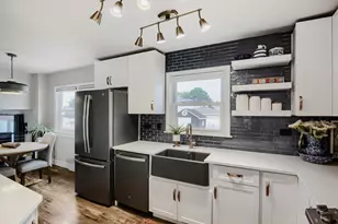 10932 S Kilbourn Ave, Oak Lawn, IL 60453 - Photo 9