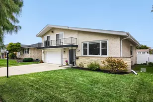 10932 S Kilbourn Ave, Oak Lawn, IL 60453 - Photo 3
