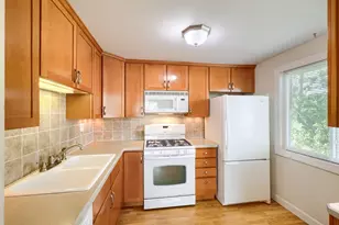 945 Shattuck Ln, Schaumburg, IL 60194 - Photo 7