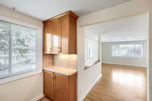 945 Shattuck Ln, Schaumburg, IL 60194 - Photo 9